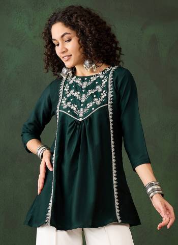 Attrective These Beautiful Looking Readymade Short Kurti.These Kurtis Fabricated On Viscose Rayon.Its Beautified With Designer Embroidery Work.