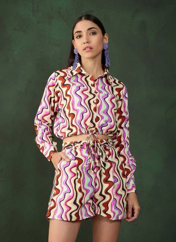 Garb These Beautiful Looking Readymade Western Co Ord Set.These Kurti And Bottom Fabricated On Crepe.Its Beautified With Designer Printed.