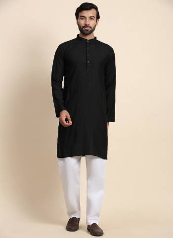 For A festive Wear,Grab These Readymade Kurta Payjama in Fine Colored.These Kurta is Fabricated On Viscose Rayon And Art Silk Bottom With Solid Pain Designer.Buy Now.