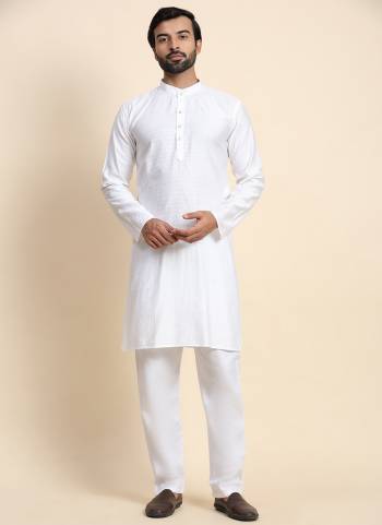 For A festive Wear,Grab These Readymade Kurta Payjama in Fine Colored.These Kurta is Fabricated On Viscose Rayon And Art Silk Bottom With Solid Pain Designer.Buy Now.