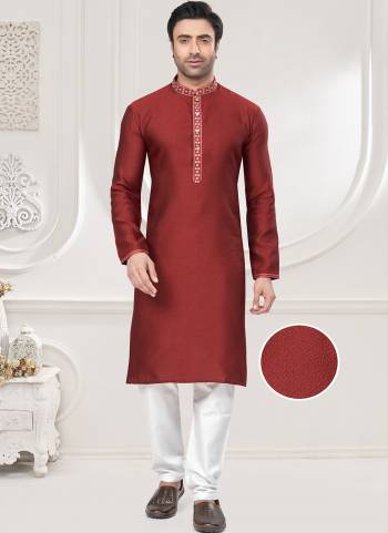 Looking These Party Wear Mans Wear Kutra Payjama wearing this fashionable. Tailored Kurta Are Jacquard And Payjama Raymond Cotton finest Silk Fabriced With Mirror,Thread Embroidery Work and fashioned with a banded collar for a dash of style.