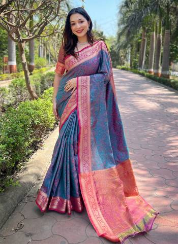  Looking These Party Wear Saree in Fine Colored.These Saree And Blouse is Fabricated On Soft Kashmiri Silk.Its Beautified With Weaving Kashmiri Jari Designer.