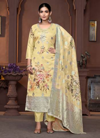 Garb These Suit in Fine Colored Pair With Bottom And Dupatta.These Top Are Viscose Organza And Dupatta Are Fabricated On Organza Pair With Cotton Bottom.Its Beautified With Wevon Designer,Digital Printed, Hand Work.