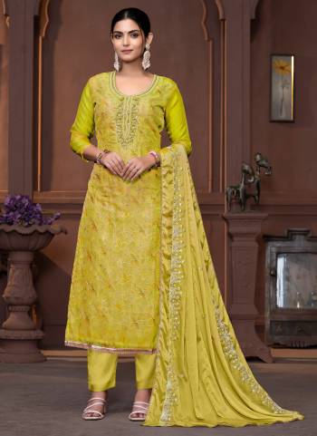 Garb These Suit in Fine Colored Pair With Bottom And Dupatta.These Top Are Viscose Organza And Dupatta Are Fabricated On Nazmin Pair With Rayon Bottom.Its Beautified With Designer Pojishan Embroidery, Hand Work.