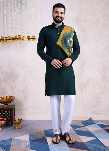 For A Festive Wear,Grab These Readymade Kurta Pair in Fine Colored.These Kurta Are Rayon Fabricated on Pair.Its Beautified With Mirror ,Thread Embroidery Work.