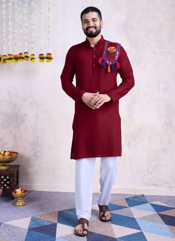 For A Festive Wear,Grab These Readymade Kurta Pair in Fine Colored.These Kurta Are Rayon Fabricated on Pair.Its Beautified With Mirror ,Thread Embroidery Work.