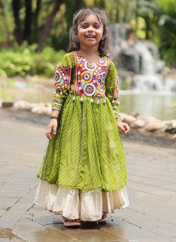 Grab These Navratri special Adult And Kids Lehenga Kurti in Fine Colored. These Lehenga Are Kora Cotton And Kurti Are Fabricated On Georgette Fabric. It is Beautified With Designer Printed With Traditional (Gamthi) Thread Work. Grace This Garba Season With This Beautiful Gamthi Work Attire.