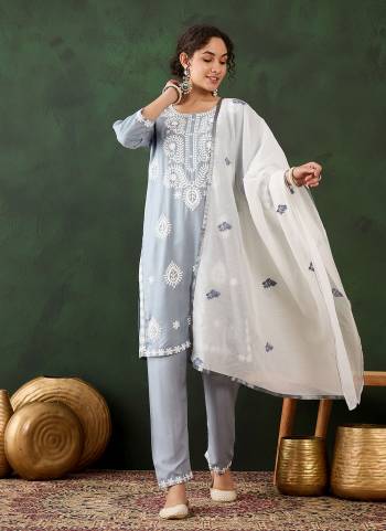 Grab These Beautiful Looking Readymade Suits With Dupatta.These Suit is Fabricated On Top Are Rayon Cotton And Bottom Are Rayon Cotton And Chanderi Dupatta .Its Beautified With Designer Chikankari Embroidery Work.