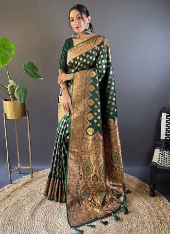 Garb These Party Wear Saree in Fine Colored.These Saree And Blouse is Fabricated On Banarasi Satin Silk.Its Beautified With Weaving Jari Designer.