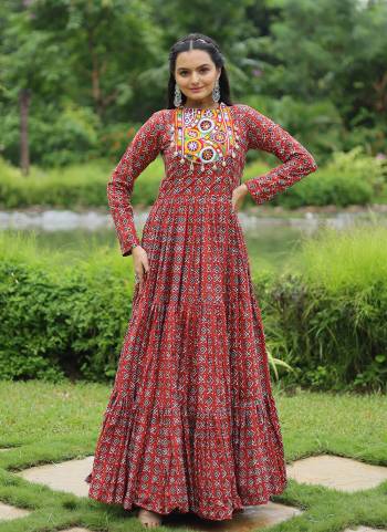 Garb These Beautiful Looking Navratri Readymade Long Gown.These Gown is Fabricated On Cotton.Its Beautified With Designer Printed With Kutchi Gamthi Patch Work.