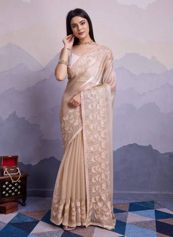 Looking These Party Wear Saree in Fine Colored.These Saree Are Jimmi Silk And Blouse is Art Silk Fabricated.Its Beautified With Designer Thread,Sequance Embroidery Work.