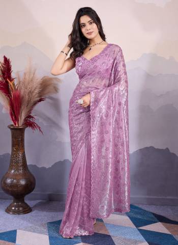 Garb These Party Wear Saree in Fine Colored.These Saree Are Twill Net And Blouse is Twill Net Fabricated.Its Beautified With Designer Sequance Embroidery Work.