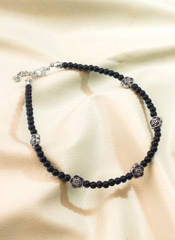 Looking These Beautifil Anklet Black Colored.These Anklet is Come Brass Material And Beautified With Crystal Beads Work.