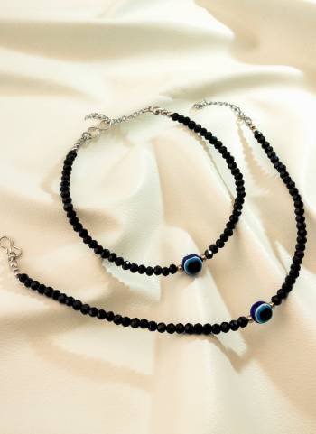 Looking These Beautifil Anklet Black Colored.These Anklet is Come Brass Material And Beautified With Crystal Beads Work.