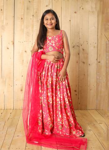 For A Designer Look,Grab These Kidswear Readymade Lehenga Choli in Fine Colored.These Choli Are Fabricated On Silk Pair With Silk Lehenga And Soft Net Dupatta.Its Beautified With Digital Printed With Sequance Work.