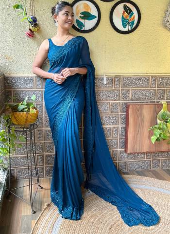 Attrective These Party Wear Saree in Fine Colored.These Saree Are Georgette And Blouse is Georgette Fabricated.Its Beautified With Designer Embroidery Work.