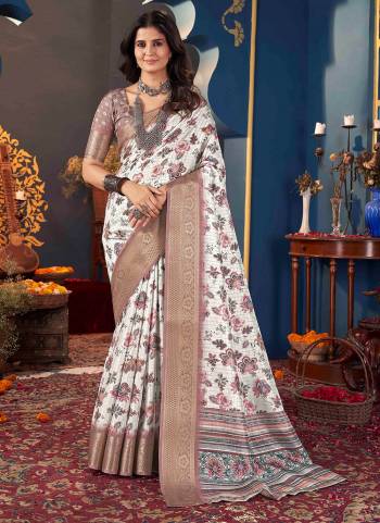  Looking These Party Wear Saree in Fine Colored.These Saree And Blouse is Fabricated On Jacquard Silk Pair.Its Beautified With Wevon Jari Border Designer With Designer Floral Printed.