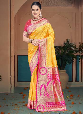 Garb These Fastive Wear Saree in Fine Colored.These Saree And Blouse is Fabricated On Silk.Its Beautified With Weavon Jacquard Designer.