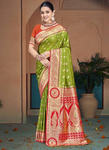 Garb These Fastive Wear Saree in Fine Colored.These Saree And Blouse is Fabricated On Silk.Its Beautified With Weavon Jacquard Designer.