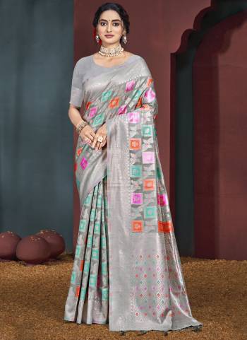 Looking These Fastive Wear Saree in Fine Colored.These Saree And Blouse is Fabricated On Cotton.Its Beautified With Weavon Jacquard Designer.