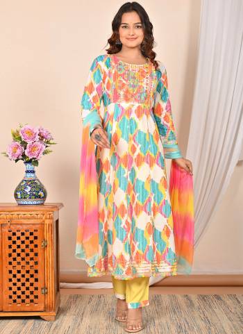 Attrective These Suit in Fine Colored Pair With Bottom And Dupatta.These Top And Bottom Are Fabricated On Rayon Cotton Pair With Chiffon Dupatta.Its Beautified With Designer Digital Printed,Embroidery Work.