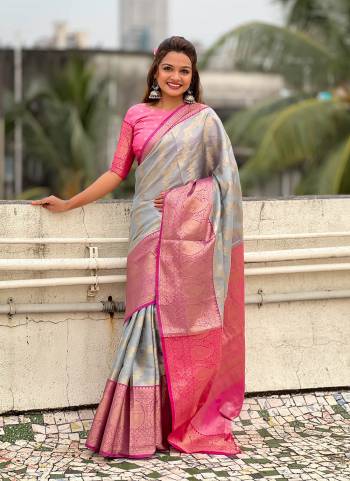 Attrective Look These Traditional Saree in Fine Colored.These Saree And Blouse is Fabricated On Tissue Silk.Its Beautified With Weaving Jari Designer.