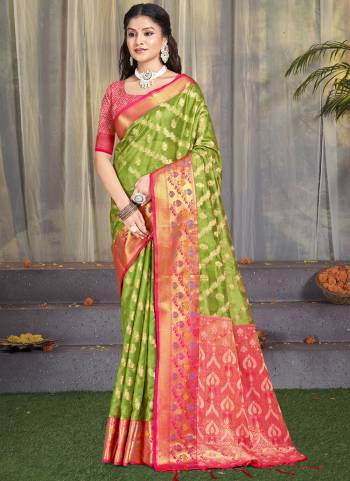 Garb These Fastive Wear Saree in Fine Colored.These Saree And Blouse is Fabricated On Silk.Its Beautified With Weavon Jacquard Designer.