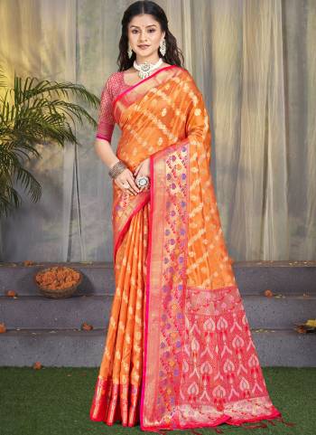 Garb These Fastive Wear Saree in Fine Colored.These Saree And Blouse is Fabricated On Silk.Its Beautified With Weavon Jacquard Designer.