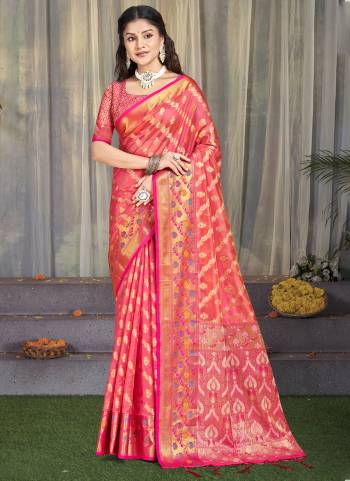 Garb These Fastive Wear Saree in Fine Colored.These Saree And Blouse is Fabricated On Silk.Its Beautified With Weavon Jacquard Designer.