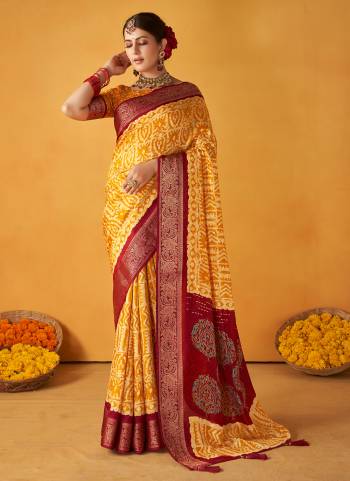 Garb These Party Wear Saree in Fine Colored.These Saree And Blouse is Fabricated On Tussar Silk Pair.Its Beautified With Wevon Designer With Batik Printed.