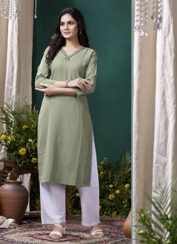 Grab These Beautiful Looking Readymade Kurti With Bottom.These Kurti Are Fabricated On Maaza Cotton And Rayon Botton.Its Beautified With Designer Hand Work With Pocket.