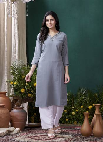 Grab These Beautiful Looking Readymade Kurti With Bottom.These Kurti Are Fabricated On Maaza Cotton And Rayon Botton.Its Beautified With Designer Hand Work With Pocket.