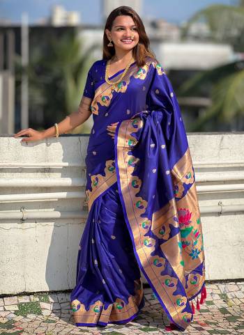 Attrective These Party Wear Saree in Fine Colored.These Saree And Blouse is Fabricated On Paithani Silk.Its Beautified With Weaving Jacquard Paithani Meenakari Designer.