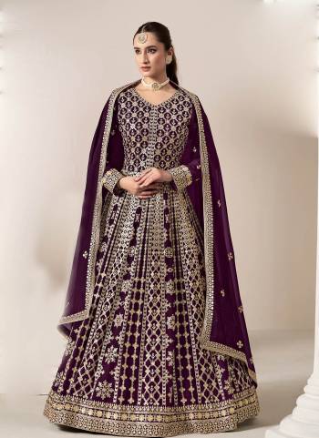 Garb These Beautiful Looking Fine Color Anarkali Suits.These Top And Dupatta Are Faux Georgatte And Inner And Bottom Santoon Fabricated.Its Beautified With Heavy Designer Jari,Sequance Embroidery Work.