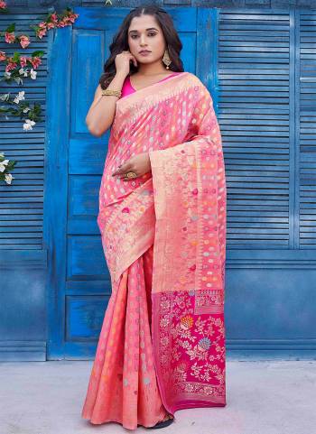 Attrective Look These Party Wear Saree in Fine Colored.These Saree And Blouse is Fabricated On Silk Blend.Its Beautified With Wevon Jacquard Designer.