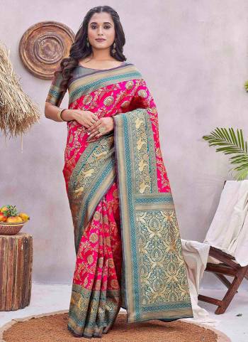 Attrective Look These Party Wear Saree in Fine Colored.These Saree And Blouse is Fabricated On Silk Blend.Its Beautified With Wevon Jacquard Designer.