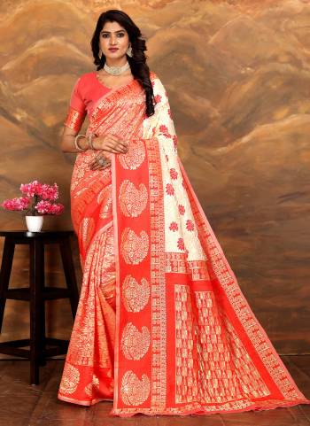 Attrective Look These Party Wear Saree in Fine Colored.These Saree And Blouse is Fabricated On Silk Blend.Its Beautified With Wevon Jacquard Designer.