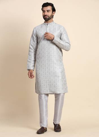 For A festive Wear,Grab These Readymade Kurta Payjama in Fine Colored.These Kurta is Fabricated On Viscose Jacquard And Art Silk Bottom With  Wevon Jacquaed Designer.Buy Now.