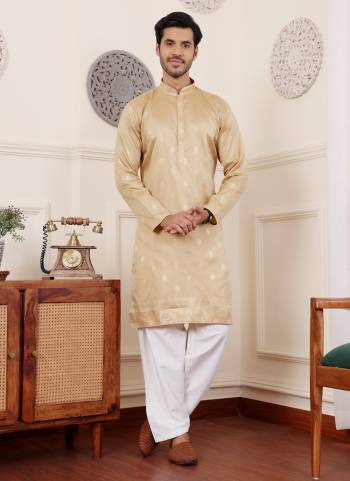 For A festive Wear,Grab These Readymade Kurta Payjama in Fine Colored.These Kurta is Fabricated On Viscose And Art Silk Bottom With Wevon Jacquard Designer.Buy Now.