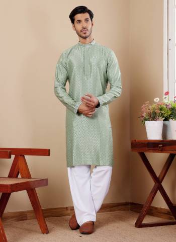 For A festive Wear,Grab These Readymade Kurta With Payjama in Fine Colored.These Kurta is Fabricated On Viscose And Art Silk Bottom With Designer Chikankari Embroidery Work.Buy Now.