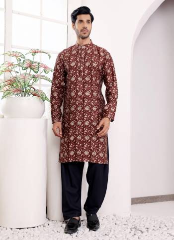 For A festive Wear,Grab These Readymade Kurta in Fine Colored.These Kurta is Fabricated On Modal Silk With Designer Printed.Buy Now.