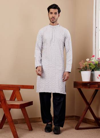 For A festive Wear,Grab These Readymade Kurta With Payjama in Fine Colored.These Kurta is Fabricated On Linen And Art Silk Bottom With Designer Embroidery Work.Buy Now.