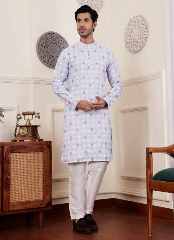 For A festive Wear,Grab These Readymade Kurta With Payjama in Fine Colored.These Kurta is Fabricated On Linen And Art Silk Bottom With Designer Embroidery Work.Buy Now.