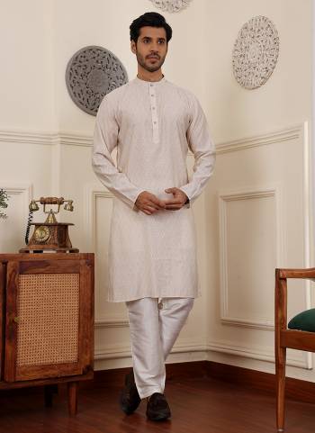 For A festive Wear,Grab These Readymade Kurta Payjama in Fine Colored.These Kurta is Fabricated On Modal Silk And Art Silk Bottom With Wevon Jacquard Designer.Buy Now.