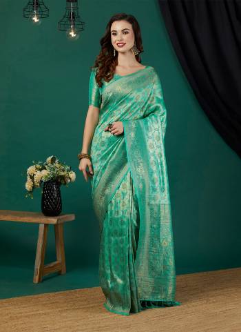 Grab These Saree in Fine Colored Pair With Blouse.These Saree and Blouse Are Fabricated On Kanjivaran.Its Beautified With Heavy Wevon Designer.