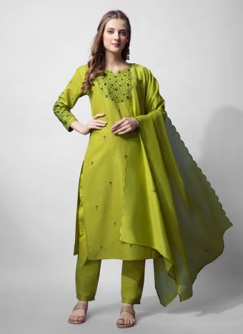 Attrective These Beautiful Looking Readymade Suits.These Top And Bottom is Fabricated On Cotton Blend And Silk Blend Dupatta.Its Beautified With Designer Embroidery Work .