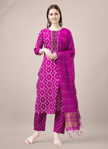 Attrective These Beautiful Looking Readymade Suits.These Top And Bottom is Fabricated On Rayon And Silk Blend Dupatta.Its Beautified With Designer Printed With Embroidery Work .