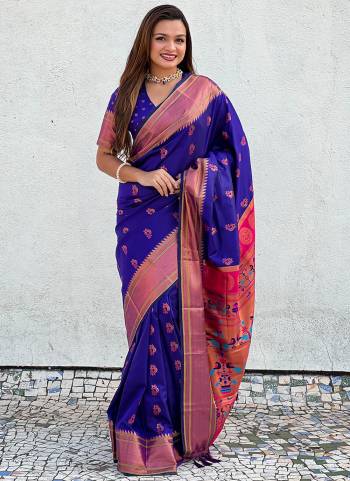 Attrective These Party Wear Saree in Fine Colored.These Saree And Blouse is Fabricated On Soft Silk.Its Beautified With Weaving Jacquard Nath Meenakari Designer.