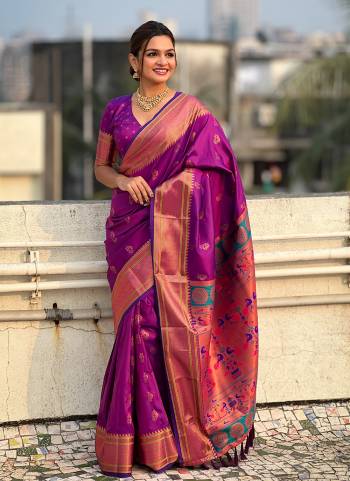 Attrective These Party Wear Saree in Fine Colored.These Saree And Blouse is Fabricated On Soft Silk.Its Beautified With Weaving Jacquard Nath Meenakari Designer.