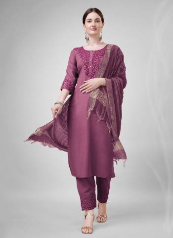 Attrective These Beautiful Looking Readymade Suits.These Top And Bottom is Fabricated On Cotton Blend And Silk Blend Dupatta.Its Beautified With Designer Embroidery Work .